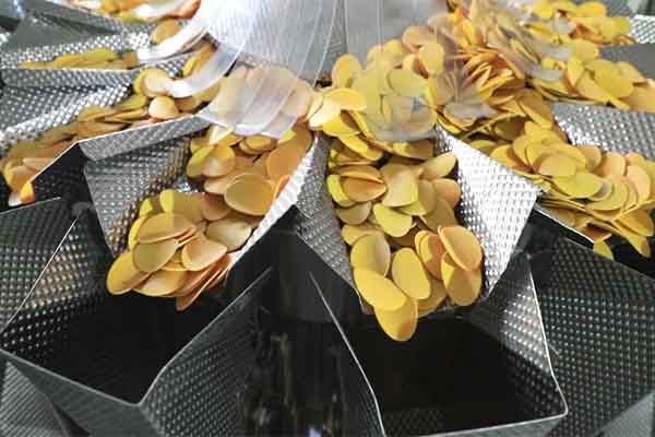 全自动定量称重草莓社区网址的新地址配套的电子组合秤